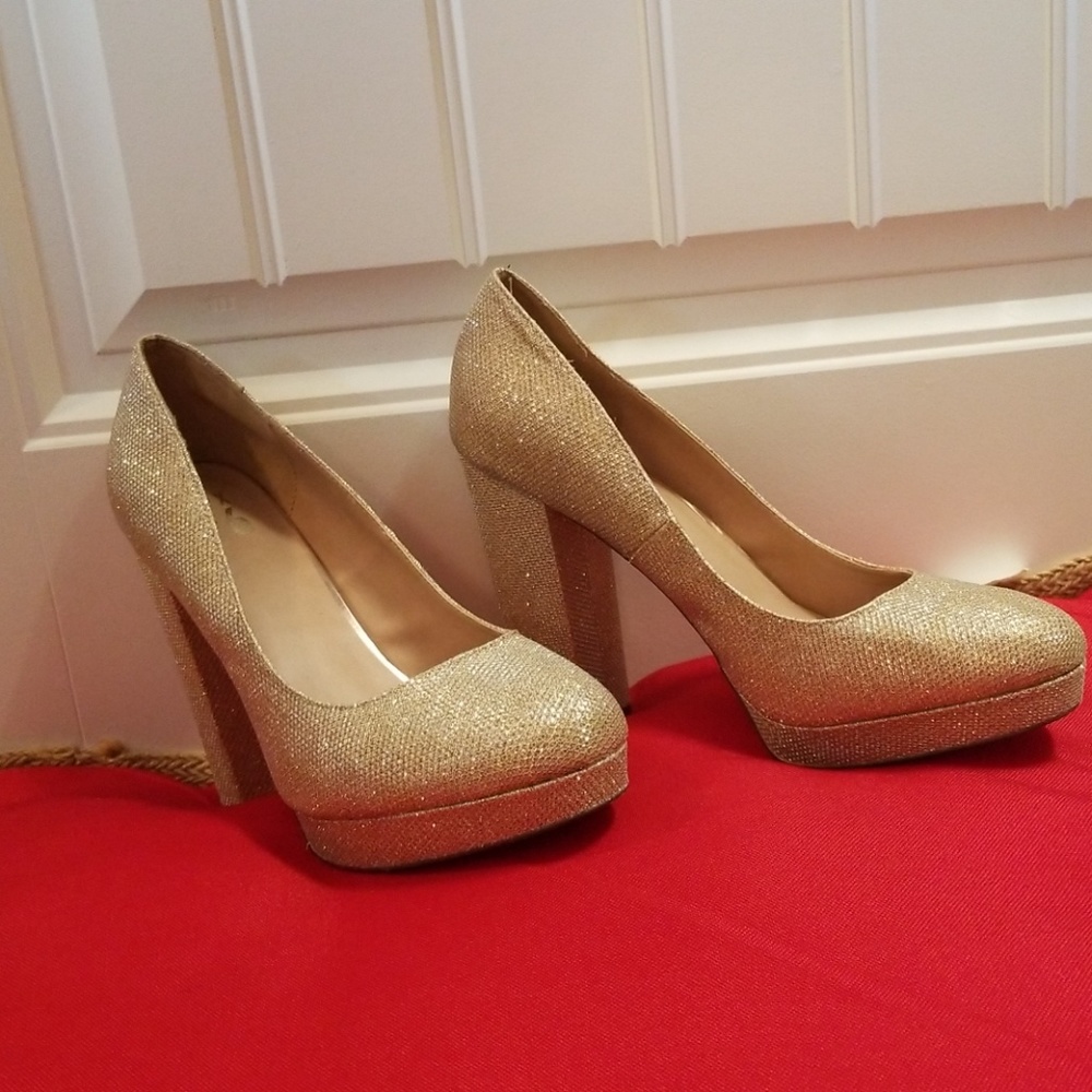 very comfortable brand new gold sparkling shoes